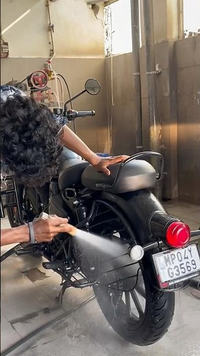 Classic 350 washing💦| Rust removal from bike chains⛓️‍💥 | benefits of lubes💡#bikelover #washing