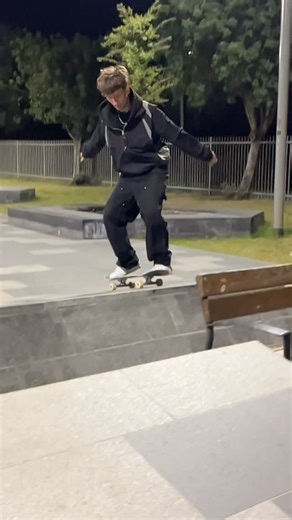 78 reactions | First one almost got me #reels #explorepage #viral #fit #fitcheck #ootd #skateboardingisfun #skate #explore #skateboard #reel #skateboarding #❤️skateboarders | Shhh666 | Facebook