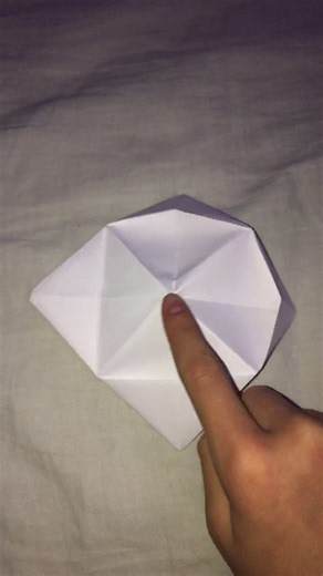 Origami Popper Tutorial: Paper Folds for Fun