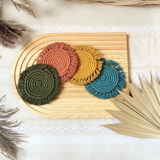 Boho Macrame Coasters: Round Fringe Coaster Set, Custom Colors - Etsy