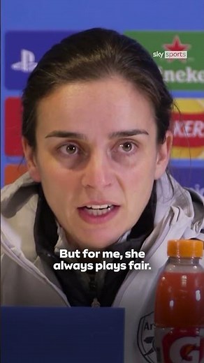 Renee Slegers came to the defence of Katie McCabe after her hair pull on Alyssa Thompson 🎙️