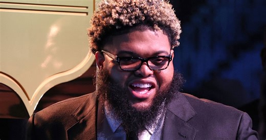 Comedian faces backlash after butchering Seahawks star’s name during award show