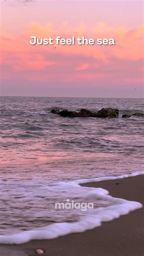 En Málaga, cada atardecer regala un horizonte de calma, belleza y el susurro eterno del Mediterráneo ✨. | Málaga Turismo