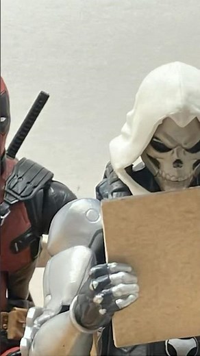 Taskmaster reads Deadpool’s note to everyone at the table (stop motion meme)