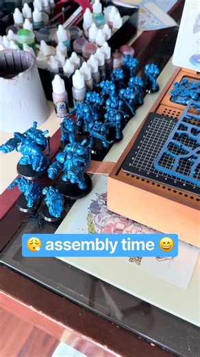 StarCraft miniatures game assembly time! #starcraft #miniatures