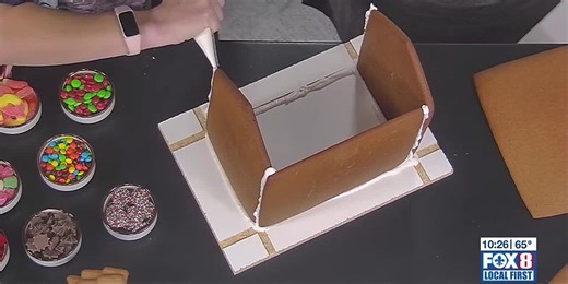 Building Gingerbread Houses