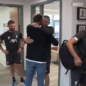 KLOPP HUGS. 😍 Every hug and high-five as the boss is reunited with his players and staff at Melwood. 🤗🙌 | Liverpool FC