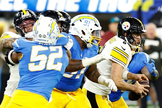 Steelers vs. Chargers: Pittsburgh's offense, Aaron Rodgers look washed in Los Angeles' dominant 25-10 victory
