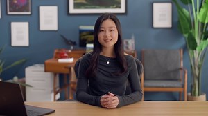 Chroma（@trychroma）发布的推文介绍了他们的新开源模型：Chroma Context-1，一个20B参数的搜索代理（search agent）。这个模型旨在推动agentic search（代理式搜索）的帕累托前沿：在准确性、速度和成本上实现显著突破——据称比前沿LLM快一个数量级、便宜一个数量级，完全开源（Apache 2.0）。 Chroma公司背景Chroma 是一家专注于 AI 数据基础设施 的公司，主要产品是开源向量数据库（ChromaDB / Chroma Vector Database）。它专为 LLM 应用设计，支持向量搜索（语义相似性）、全文搜索、元数据过滤、正则表达式搜索等，常用于 RAG（检索增强生成）、语义搜索、AI 应用的长期记忆等场景。- 特点：轻量级、可嵌入进程中运行（无需服务器即可本地原型开发），支持 Python/JS，易于从原型扩展到生产级（有 Chroma Cloud 托管服务）。- 流行度：GitHub 星标超 2 万，被数十万开发者使用，每月下载量巨大，是 AI 生态中广泛引用的向量数据库之一。- 官网：https://t.co/