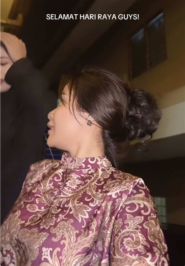 Histeria Bunga Api Nonstop: Selamat Hari Raya!