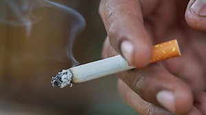 Most U.S. adults who smoke cigarettes want to quit, but few are successful, CDC report says