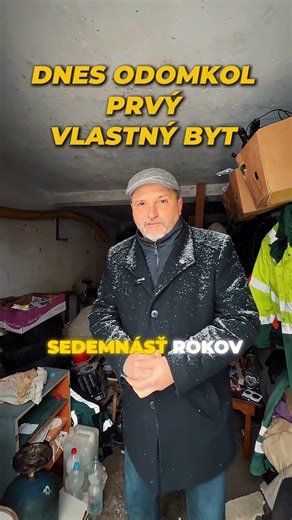 DNES PÁN OTO ODOMKOL DVERE OD SVOJHO PRVÉHO VLASTNÉHO BYTU 🔑🏡 Predtým žil v garáži. Dlhých 17 rokov. Bez vody, bez elektriny, bez istoty. No nikdy sa nevzdal a poctivo chodil do práce. Dnes má konečne vlastný domov v sociálnom byte na Južnej triede. 🙏 Keď som mu odovzdal kľúče, videl som radosť, na ktorú sa nezabúda. Takéto chvíle sú dôkazom, že pomoc má zmysel a dokáže ľuďom vrátiť dôstojnosť, nádej a nový začiatok. ❤️‍🩹 #kosice #vysledky #help #pomoc #social