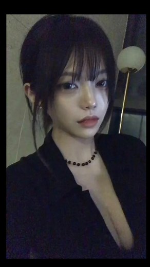 제민경 on Instagram: "드디어 생일이라 이제 만 20세 되는..♡🎂"