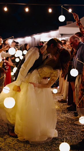 2024 Wedding Trend: Lantern Exit Instead of Sparklers!