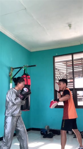 Punching Pad Boxing Techniques for Effective Training