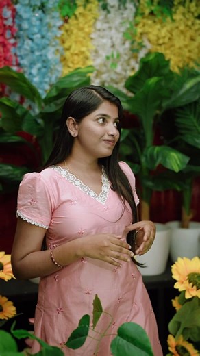 Maria Shiny Emmanuvel (Pinkeee🌻) on Instagram: "ഒരു സംഭവബഹുലമായ ad shoot😉😎😅 . . . VC : @_m1dhun___ . [Ad shoot, anchor, host, modeling, model shoot, anchoring, advertising, advertisements ] . . #reels #fypシ #explore #fypage #trending"