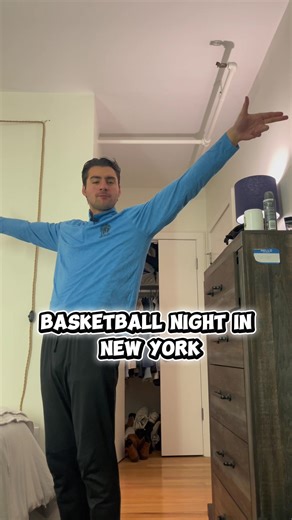 Basketball Night in New York: Defending Champions Play Hard