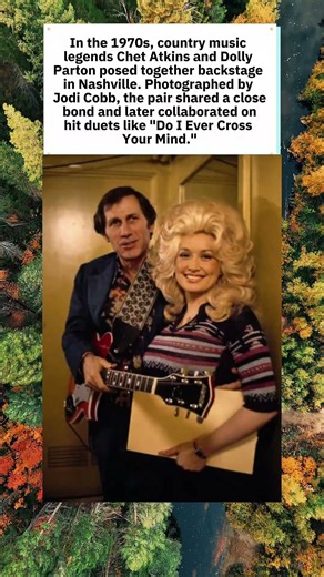 Chet Atkins & Dolly Parton in the 1970s 🎸 #Shorts #CountryMusic