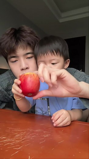 Suspected Apple production method exposed #Dongdong #apple #fyp