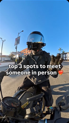 dating in 2025 is COOKED 🗣️😭 lucky for you, I have 3 spots that you can shoot ur shot and (potentially) find true love 👀 and I know…I KNOW. some of these are intimidating and scary and anxiety provoking and NO MORE EXCUSES. it’s time for you to smile and say HELLO 🫵🏻🙂‍↕️ out of all of these spots, the gym is definitely one of the harder ones to approach someone you want to talk to, so here’s a bonus tip: never interrupt someone’s set/workout! wait for an appropriate moment when they’re not