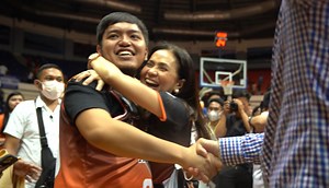 157K views · 8.6K reactions | HIGHLIGHTS of MPBL 2023 Opening Ceremony and the first win of Quezon Huskers ending the game with a final score of 82-80 over Negros Muscovados. #STANQuezonBetterTogether #SerbisyongTunayAtNatural #QuezonHuskers #MPBL2023 | Doktora Helen Tan | Facebook