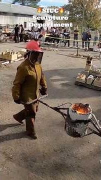 Why I Prefer the Pour Crew 🔥 Molten Iron Flow #SIUCarbondale #IronPour #MoltenIron #MetalCasting