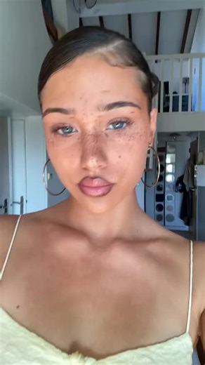 Vidéos de _ouna_ (@_ouna_l) avec son original - _ouna_