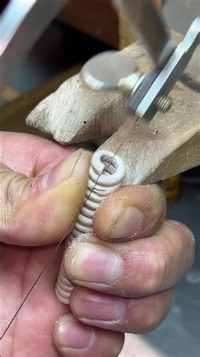 “Pure mastery: that’s how a Cuban link is made by hand.”🔥💪🏻 #925silver
