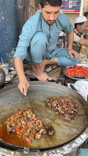 スパイス香る牛レバーのフライパン炒め #pakistanstreetfood #indiastreetfood #reels