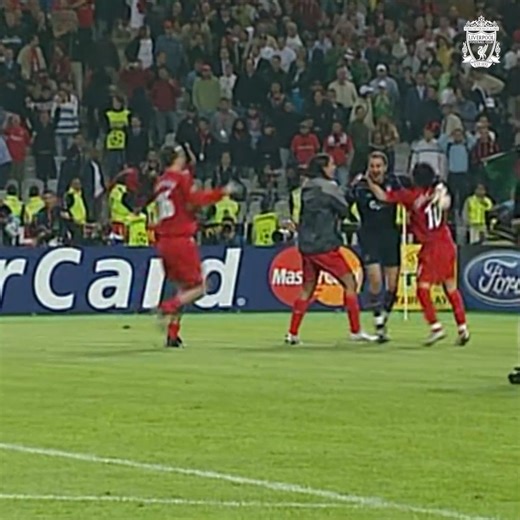 Dudek with the match-winning moment as the Reds win the Champions League in '05 with an iconic comeback in Istanbul 🧤✨ #UCL | Liverpool FC
