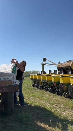 Corn Planting Tips for Farmer's Daughter | John Deere