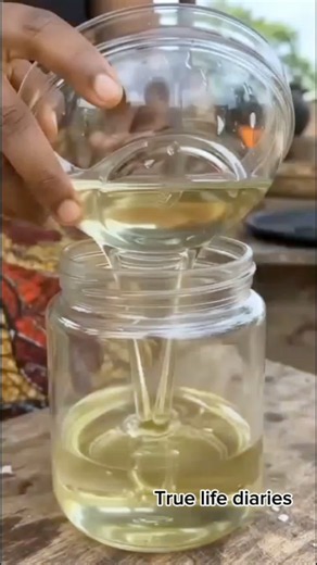 How to make pure coconut oil at home #coconutoil #pureoil #diy