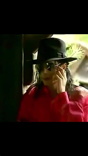Michael Jackson at Disneyland Paris when you wish upon a star
