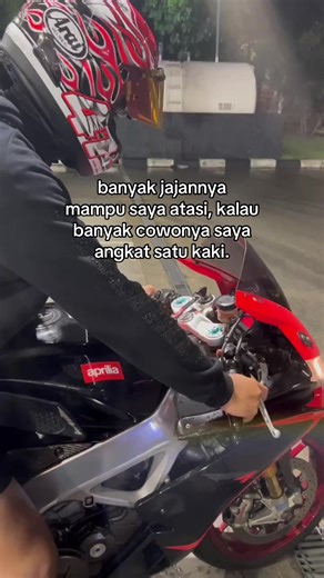 sambil bergaya main hula hoop #4u #fyp #rsv4