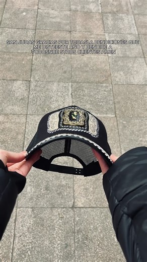This hat SCREAMS ‘you get it. #truckerhat #hat #western #vaquero #gorras