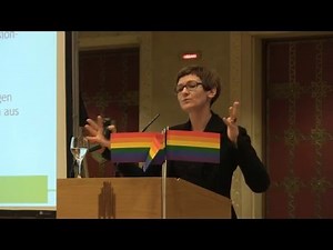 Prof. Dr. Elisabeth Tuider referiert zum Thema "PÄDAGOGIK DER VIELFALT" auf der Fachtagung 2015