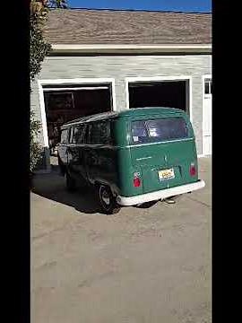 1969 Volkswagen Bus T2 - Start Up & Backing Up