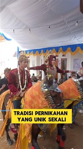 a very unique wedding tradition, the bride and groom ride horses ‼️‼️‼️‼️#bride #invitation #unique