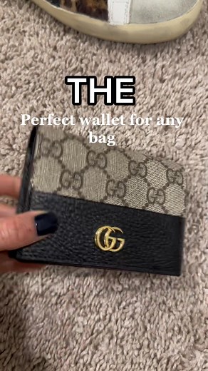 The perfect wallet for any bag! Keeps it all organized and fits in all bags (even small ones). #gucci #gucciwallet #wallets #designercheck #designerfaves #designerwallet #wallettok #walletreveal #whatsinmybag