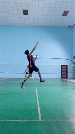 Using Lin Dan leg Switching technique 🔥