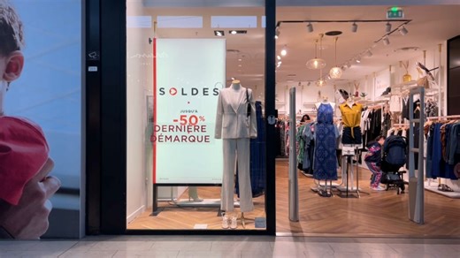 "Je préfère aller sur internet": les soldes d'été ont-elles encore un intérêt?
