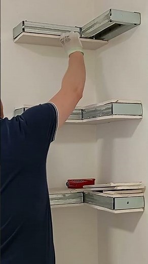 Easy Floating Corner Shelf DIY