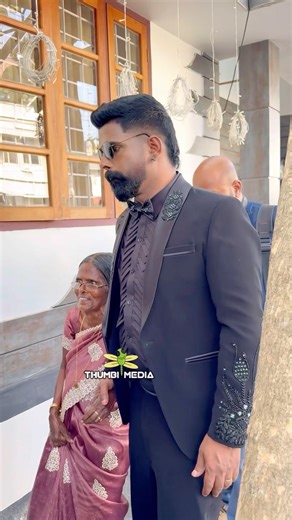 കല്യാണത്തിന് അമ്മയുടെ കൈപിടിച്ചു വീട്ടിൽ നിന്നു ഇറങ്ങുന്ന ബിനീഷ് ബാസ്റ്റിൻ #bineeshbastin #wedding