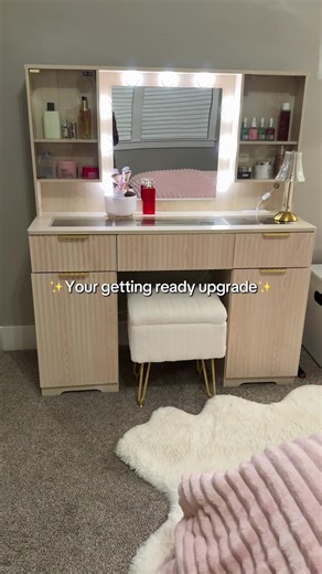 Vanity Desk with Mirror: Ultimate Makeup Organization