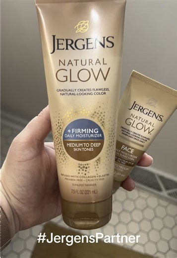 #JergensPartner Jergens Natural Glow is my favorite sunless tanning essential ☀️🕶️ #JergensPartner #JergensNaturalGlow @JergensUS