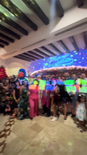 The Christmas Tree Lighting filled Club Solaris Cancún with holiday magic, warm lights and joyful memories ✨🎄 a beautiful moment that marks the beginning of a season full of sparkle and celebration. #ClubSolaris #HolidayMagic #Cancun El Encendido del Árbol llenó de magia navideña, luces cálidas y momentos especiales a Club Solaris Cancún ✨🎄 un hermoso inicio para una temporada llena de brillo, alegría y celebración.