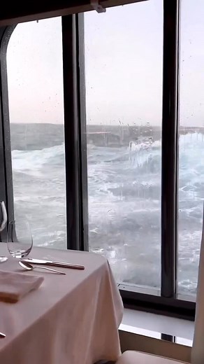 Dinner date with lashing waves 😍 | Progressive Nature