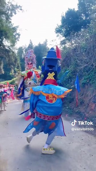 Traditional Chinese Costume Dance Performance