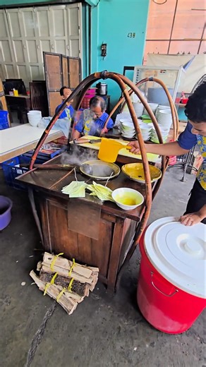 Cirebon's FAMOUS FOOD - Java Indonesia -Nasi Lengko, Empal Gentong #food #travel #infonesia