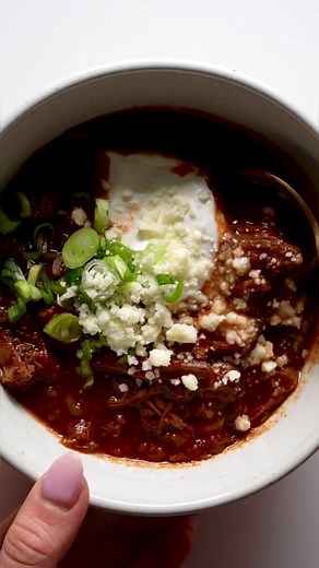 This shredded beef Texas chili is rich and hearty, made with 8 simple ingredients! Just saucy chunks of tender beef that shreds apart with the lightest pull of a fork. YUM. Recipe: https://pinchofyum.com/slow-cooker-texas-style-chili | Pinch of Yum